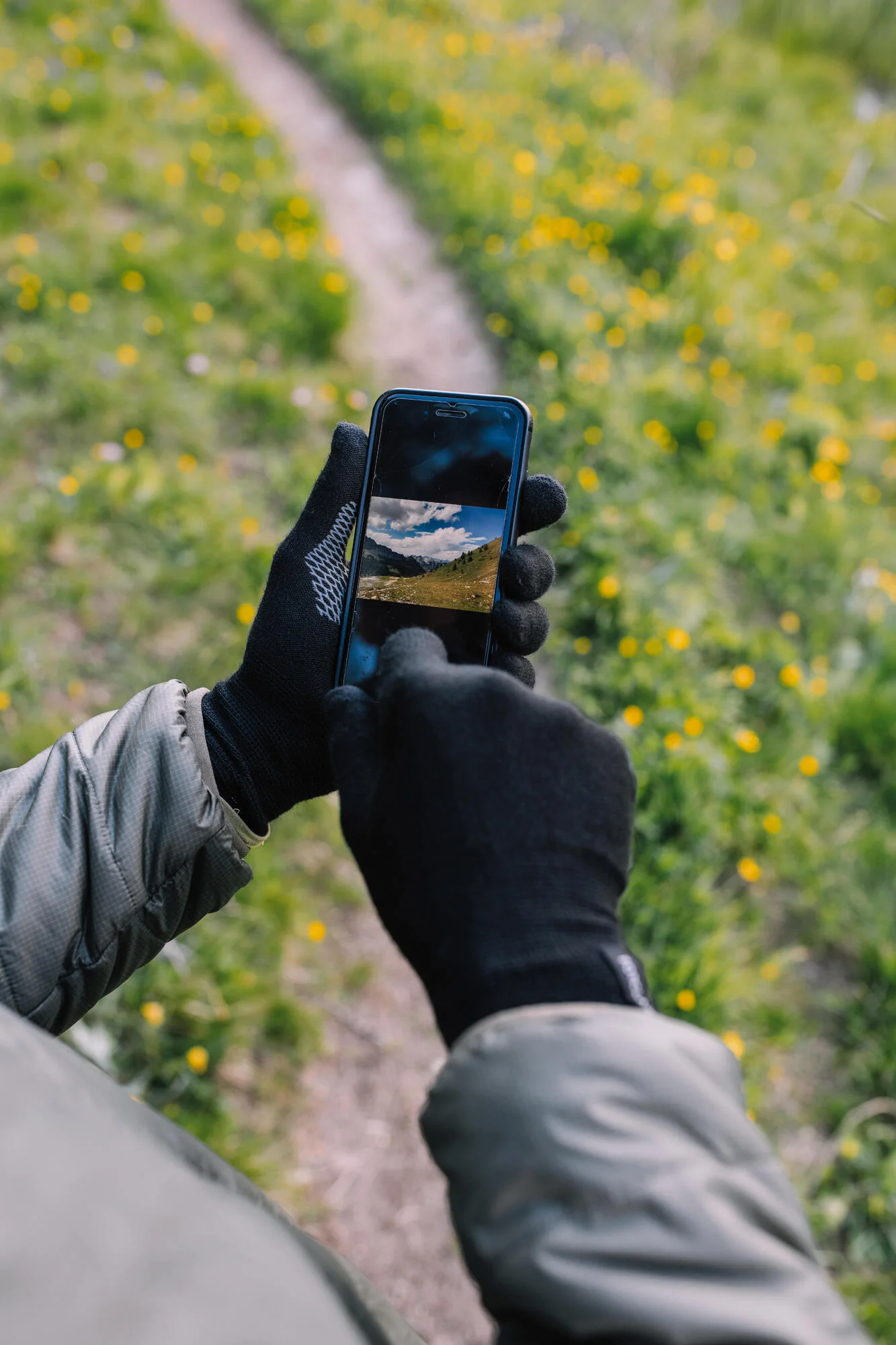 Forclaz Adult MT500 Seamless Liner Gloves - Image 5