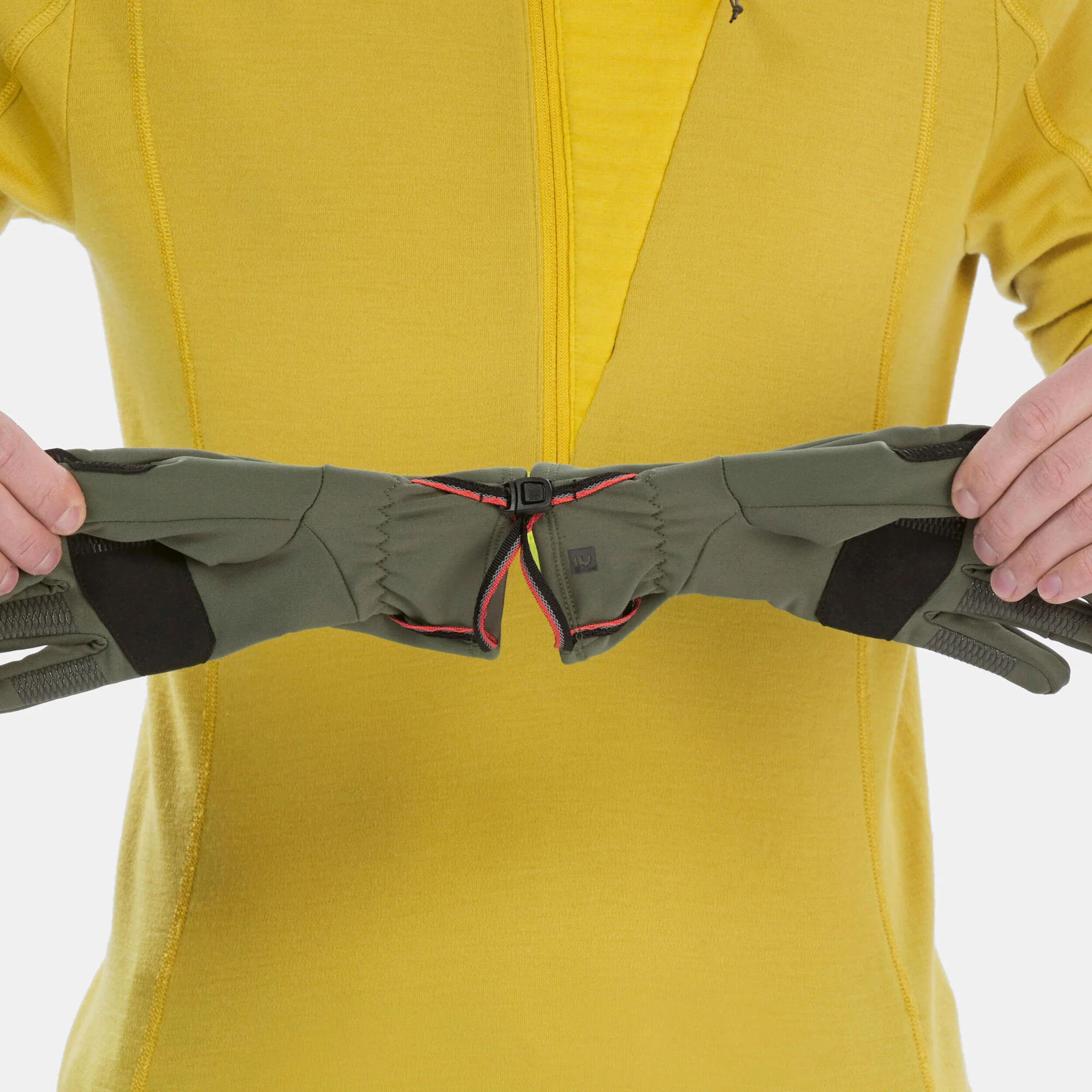 Forclaz Adult MT500 Touchscreen Stretch Backpacking Gloves - Image 9