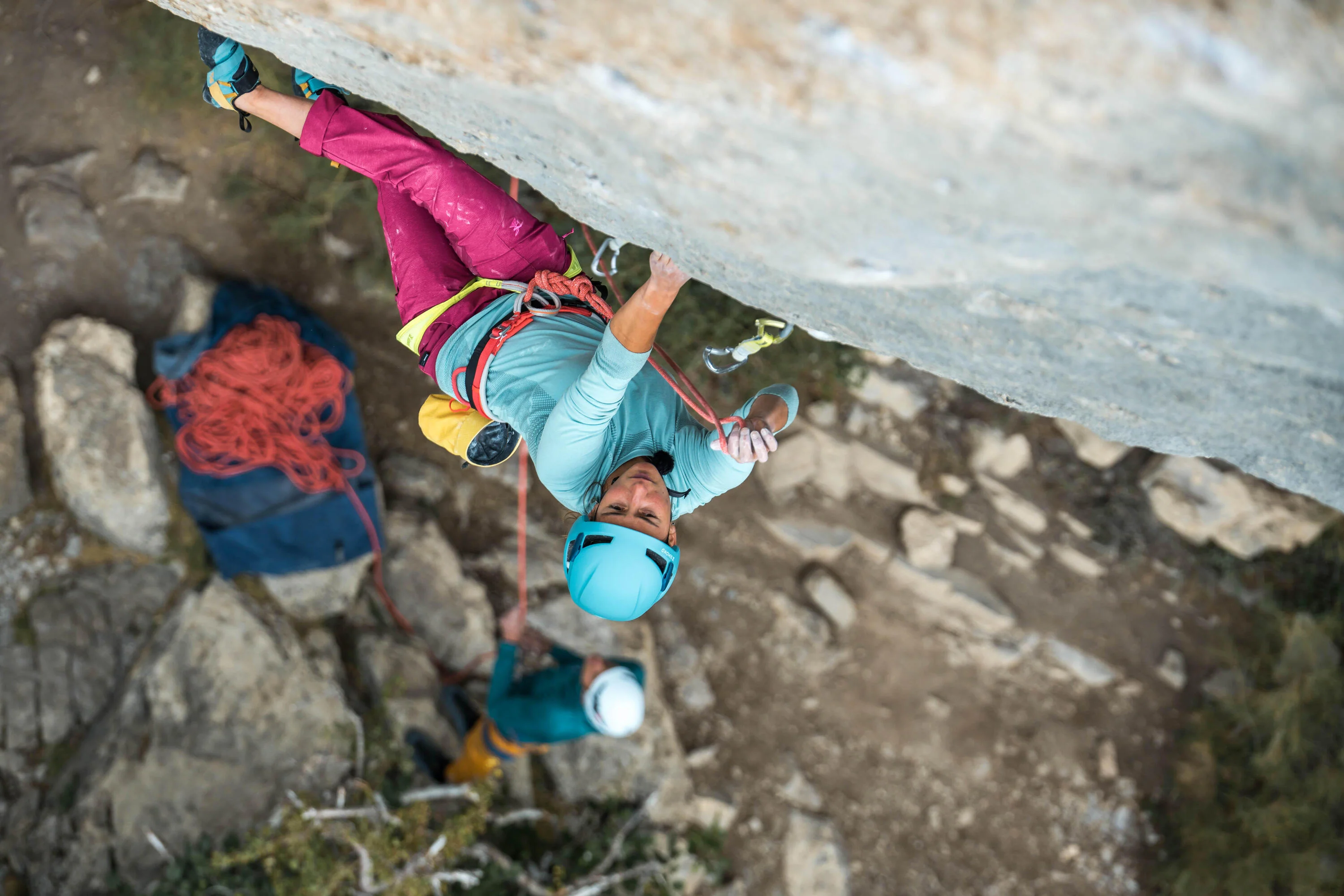 Simond Women's Alpinism Seamless Wool Long-Sleeve Shirt - Image 9