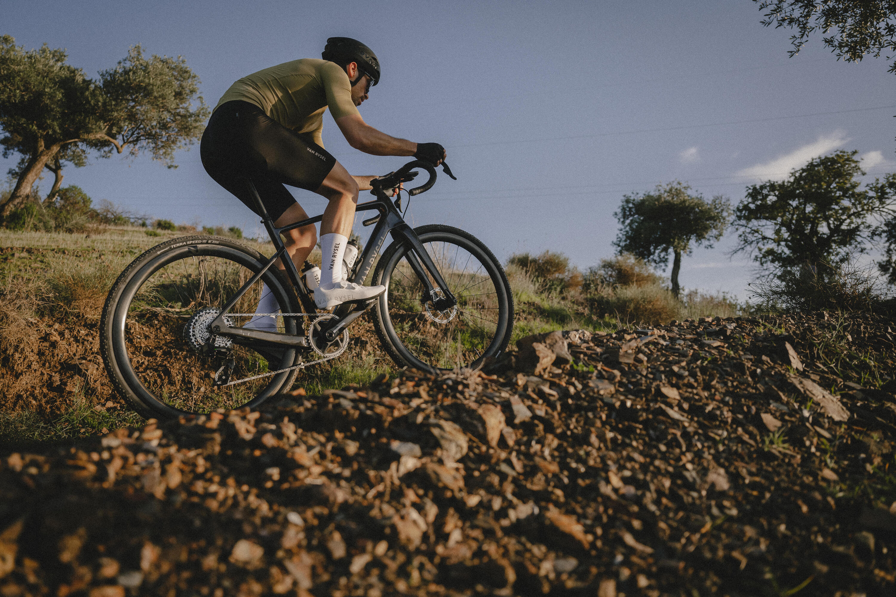 Van Rysel Men's RCR 4 Cycling Bib Shorts - Image 10