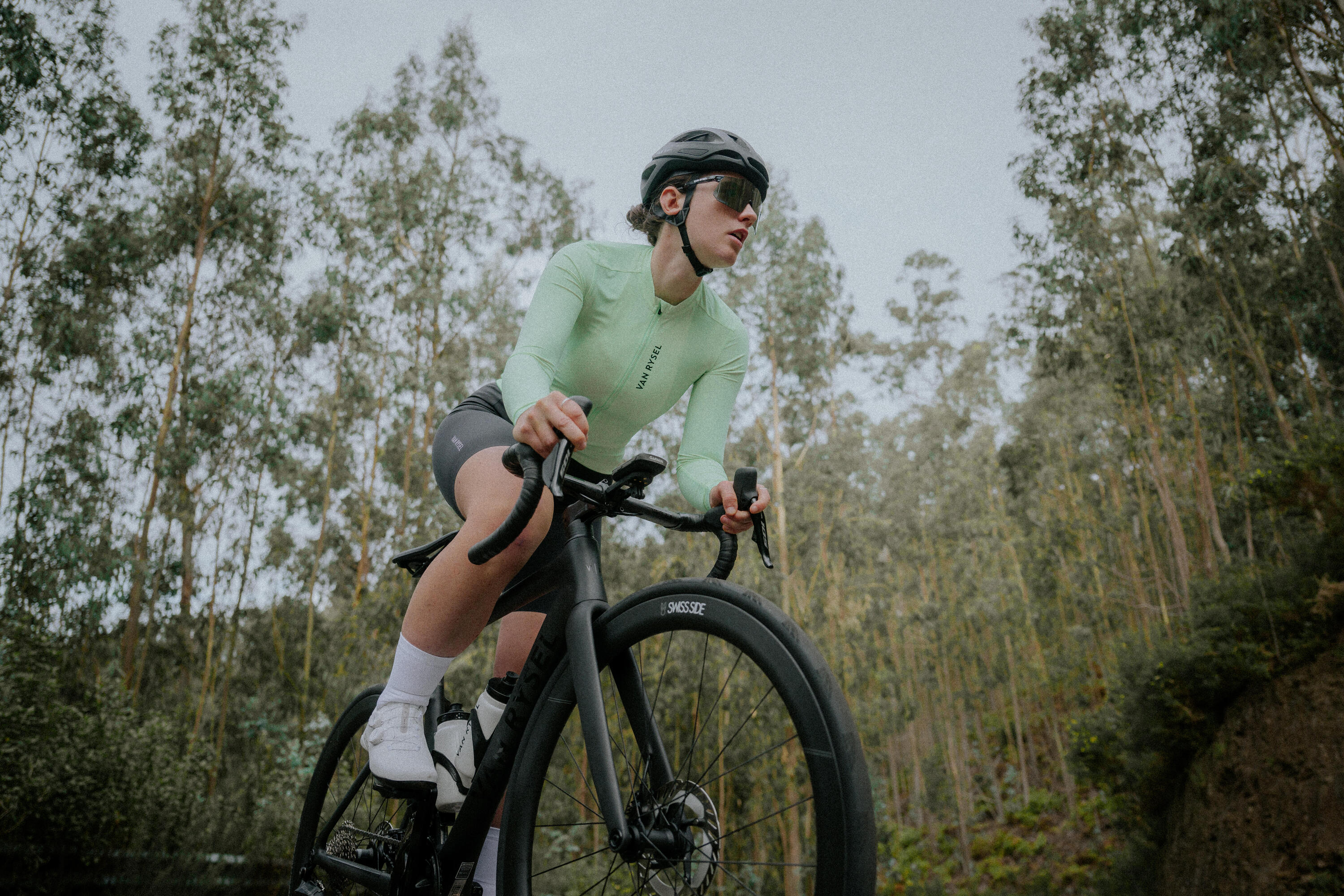 Van Rysel Women's RCR 3 Cycling Bib Shorts - Image 10